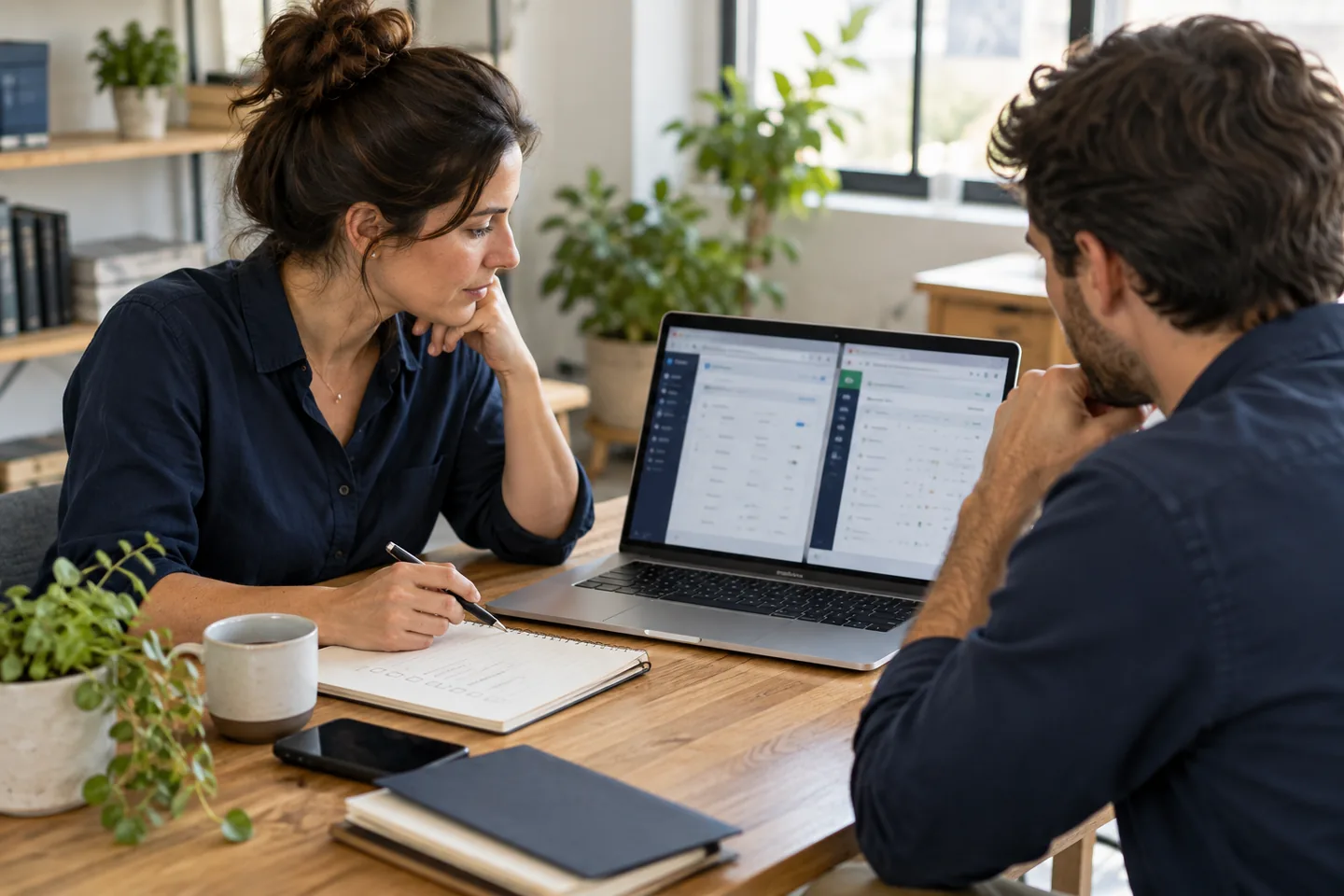 Imagen editorial sobre ¿Cómo elegir software para tu empresa sin comprar funciones que no usarás?